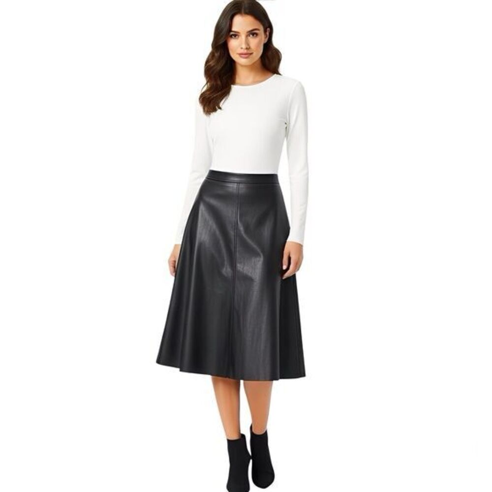 Banana Republic Women's Skirt Sz 6P Faux Leather Quiet Luxury Black Biker Edgy